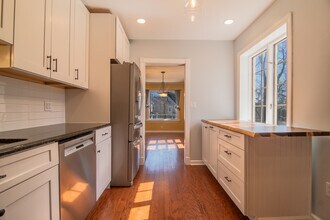 805 Highview Ave in Glen Ellyn, IL - Building Photo - Building Photo