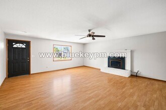 7849 SW Champion Ct in Wilsonville, OR - Building Photo - Building Photo