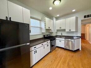 937 N Ashland Ave in Chicago, IL - Building Photo - Building Photo