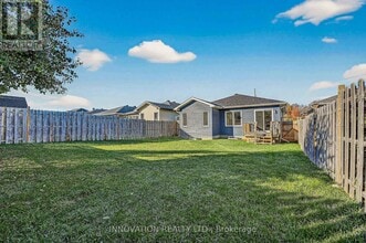 5 Lee Ave in Smiths Falls, ON - Building Photo - Building Photo