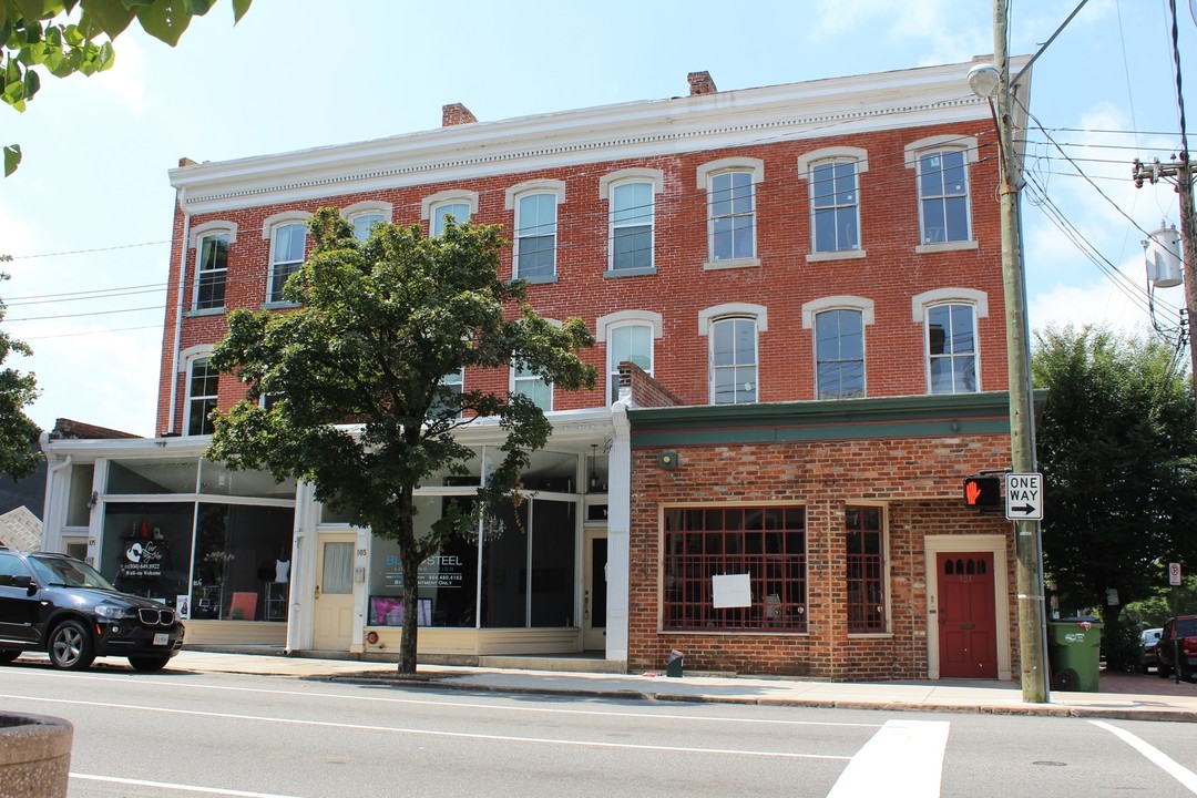 103-105 E Main St in Richmond, VA - Foto de edificio