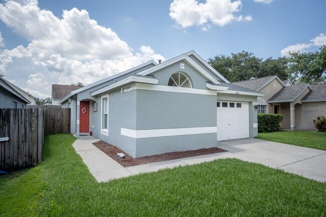 6641 Summer Haven Dr in Riverview, FL - Foto de edificio - Building Photo