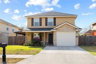 25 Alvarado St in Edinburg, TX - Building Photo