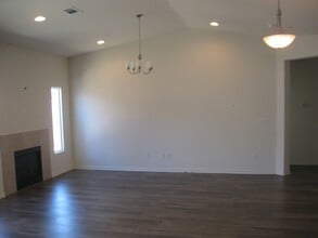 1339 Darien Ct in Santa Maria, CA - Building Photo - Building Photo