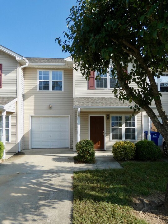 65 Lilac Fields Way in Arden, NC - Building Photo