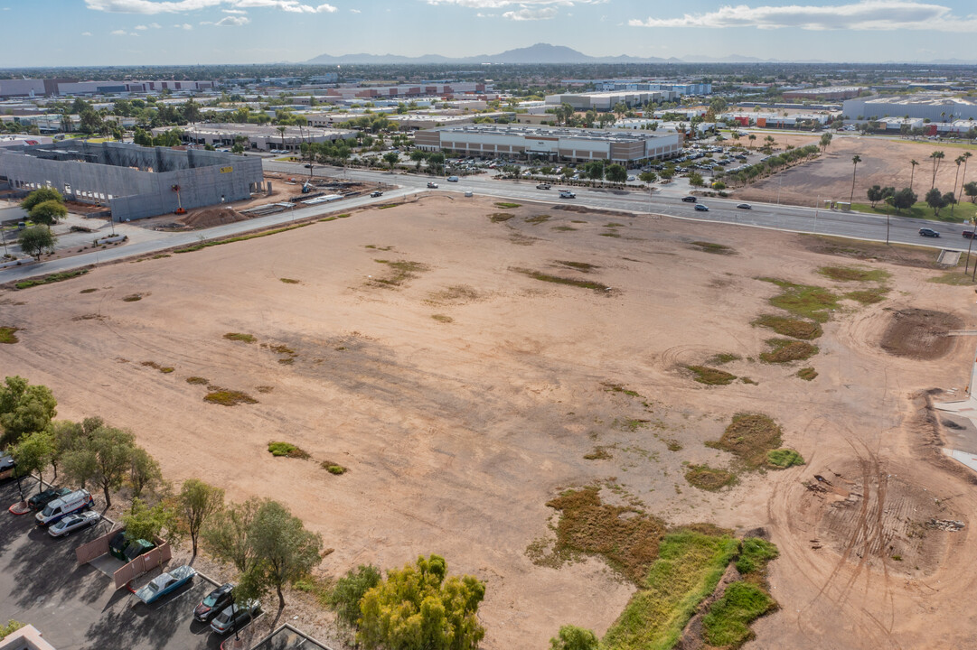 Uptown Commons in Chandler, AZ - Building Photo