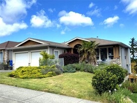 4166 Gulfview Dr in Nanaimo, BC - Building Photo