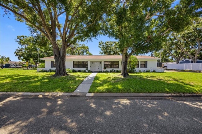 4391 Cherry St NE in St. Petersburg, FL - Building Photo - Building Photo