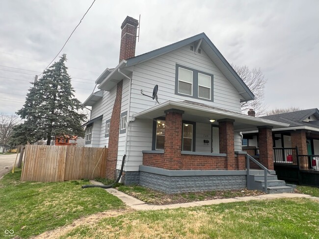 702 N Grant Ave in Indianapolis, IN - Building Photo - Building Photo