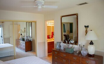 8000 Kroll Way in Bakersfield, CA - Building Photo - Building Photo