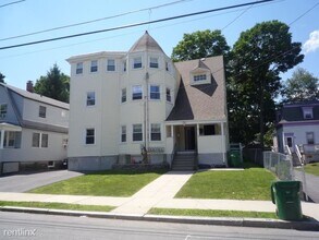 66 Dudley St in Medford, MA - Building Photo - Building Photo