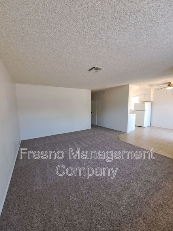 3037 W Pontiac Way in Fresno, CA - Building Photo - Building Photo