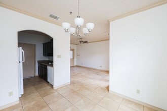 10510 Sandia Dr in Laredo, TX - Building Photo - Building Photo