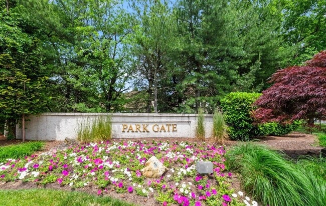 property at 48 Carriage Pl