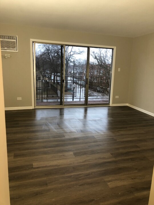 5849 S Francisco Ave, Unit 2A in Chicago, IL - Foto de edificio