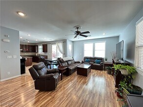 5553 Fairmeade Way in Las Vegas, NV - Building Photo - Building Photo