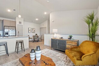 1101 Halsey Dr in Leander, TX - Building Photo - Building Photo