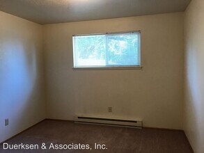 1641 NW Kings Blvd in Corvallis, OR - Building Photo - Building Photo