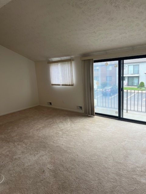 20 Great Wood Ct, Unit 20-8 in Fairport, NY - Foto de edificio - Building Photo