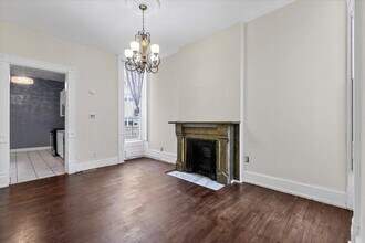 229 S Racine Ave in Chicago, IL - Foto de edificio - Building Photo