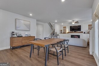 411 Kinross Ln in Peachtree City, GA - Foto de edificio - Building Photo