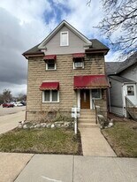 82 Poplar St in Wyandotte, MI - Building Photo