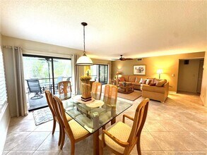 5172 SE Club Way in Stuart, FL - Building Photo - Building Photo