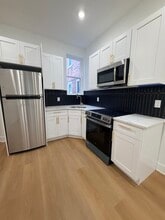 1325 Kerbaugh St, Unit B in Philadelphia, PA - Building Photo - Building Photo