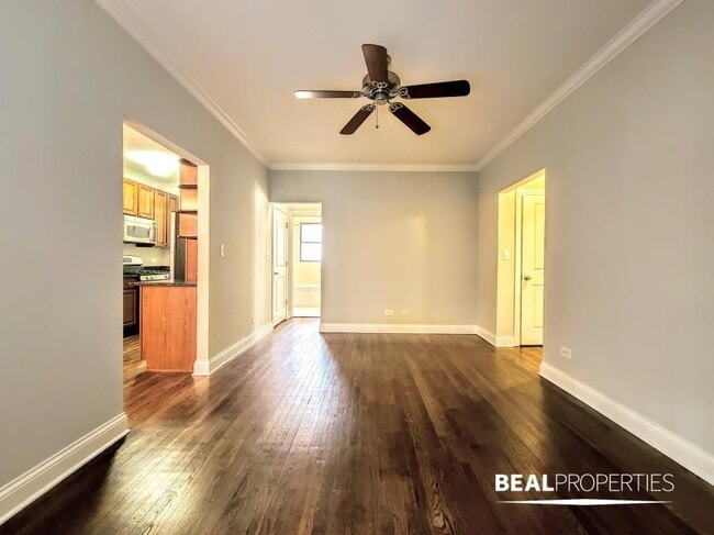 744 W Addison St in Chicago, IL - Building Photo - Building Photo