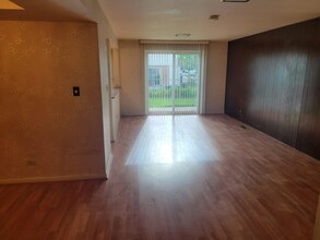 9260 Dee Rd in Des Plaines, IL - Building Photo - Building Photo