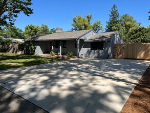 2341 St Francis Dr in Sacramento, CA - Building Photo - Building Photo