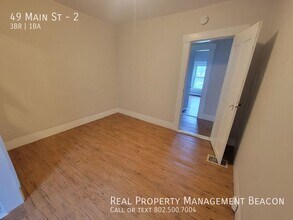 49 Main St in Sunapee, NH - Building Photo - Building Photo