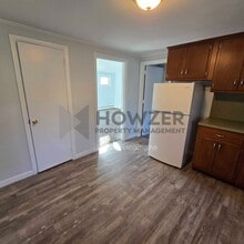 560 W Main St in Barnstable, MA - Building Photo - Building Photo