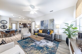 The Hamptons at Palm Beach Gardens Apartments in Palm Beach Gardens, FL - Building Photo - Building Photo