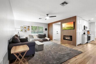 412 Pinar Dr in Orlando, FL - Building Photo - Building Photo