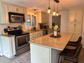 29 N Hill Rd in North Haven, CT - Building Photo - Building Photo