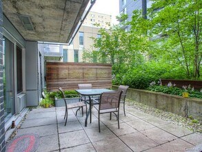 1414 Rue Chomedey in Montréal, QC - Building Photo - Building Photo