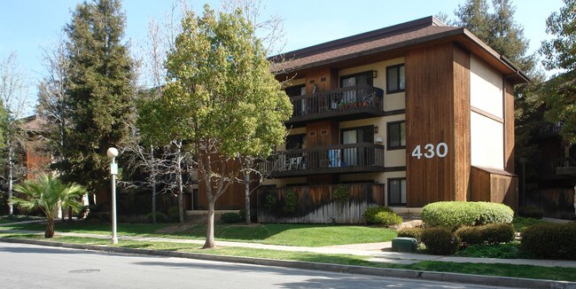 430 S Catalina Ave in Pasadena, CA - Building Photo - Building Photo