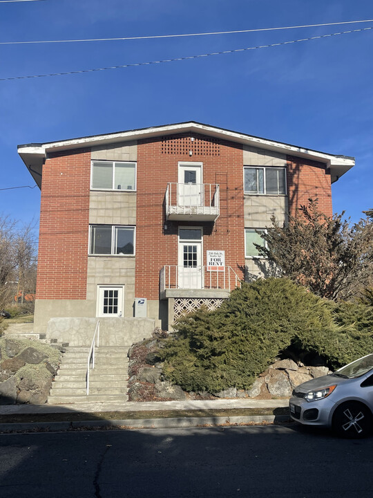 710 NE Oak St in Pullman, WA - Foto de edificio