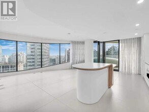 1033-1033 Hornby St in Vancouver, BC - Building Photo - Building Photo
