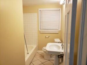 1844 Rogers Ave SW in Atlanta, GA - Foto de edificio - Building Photo