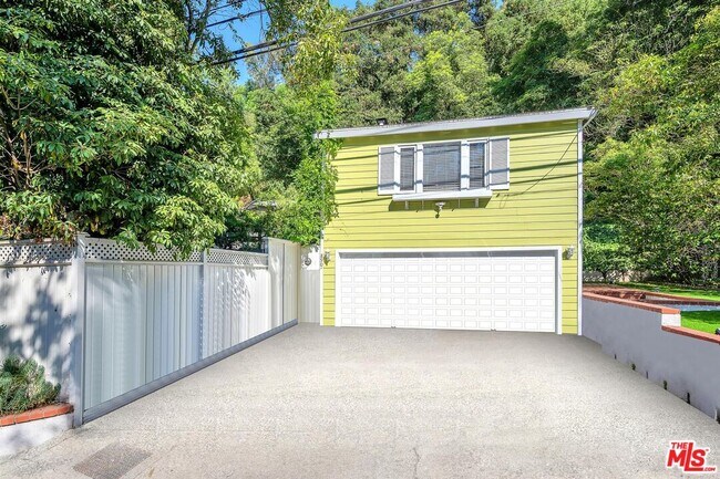 8904 Wonderland Ave in Los Angeles, CA - Building Photo - Building Photo