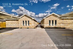 5102 N Hiawatha Dr, Unit 3 in Pharr, TX - Building Photo