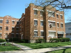 2622 Victory Pky in Cincinnati, OH - Building Photo - Building Photo