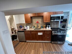 688 Parker St, Unit 1 in Boston, MA - Building Photo - Building Photo