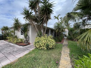 113 Edwards Ln in West Palm Beach, FL - Building Photo - Building Photo