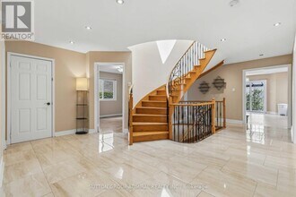 21 Kersey Crescent in Richmond Hill, ON - Building Photo - Building Photo