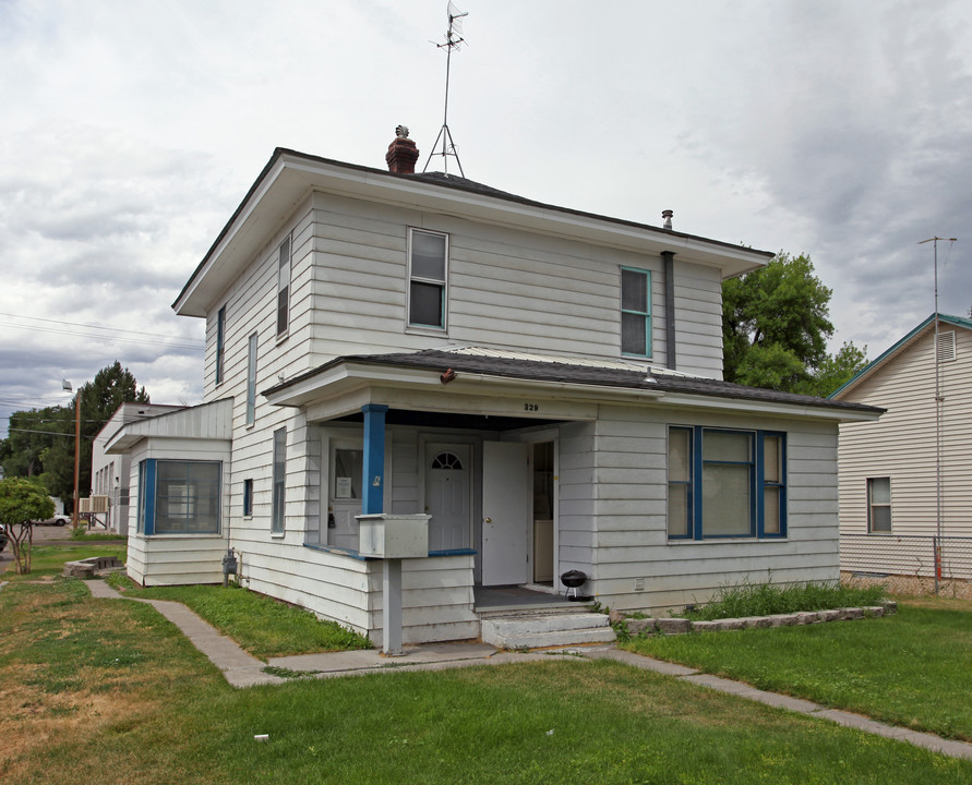 329 N 5th Ave in Twin Falls, ID - Foto de edificio