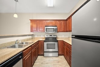 710 Arbor Lake Dr in Crestview, FL - Building Photo - Building Photo