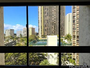 300 Wai Nani Way in Honolulu, HI - Foto de edificio - Building Photo